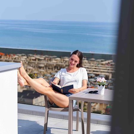 Hotel Ascot 리치오네 외부 사진