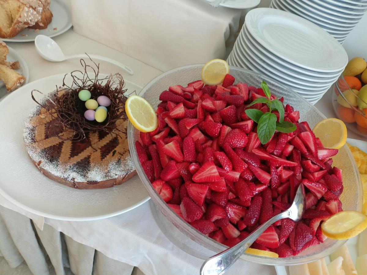 Hotel Ascot 리치오네 외부 사진