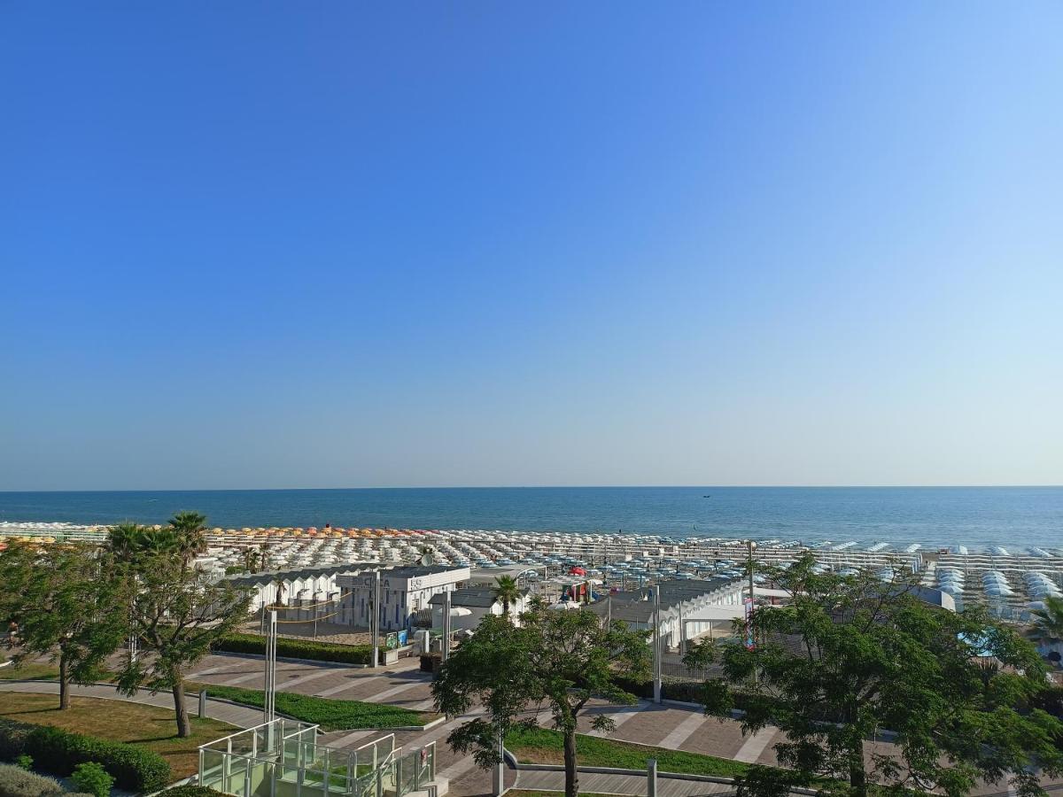 Hotel Ascot 리치오네 외부 사진