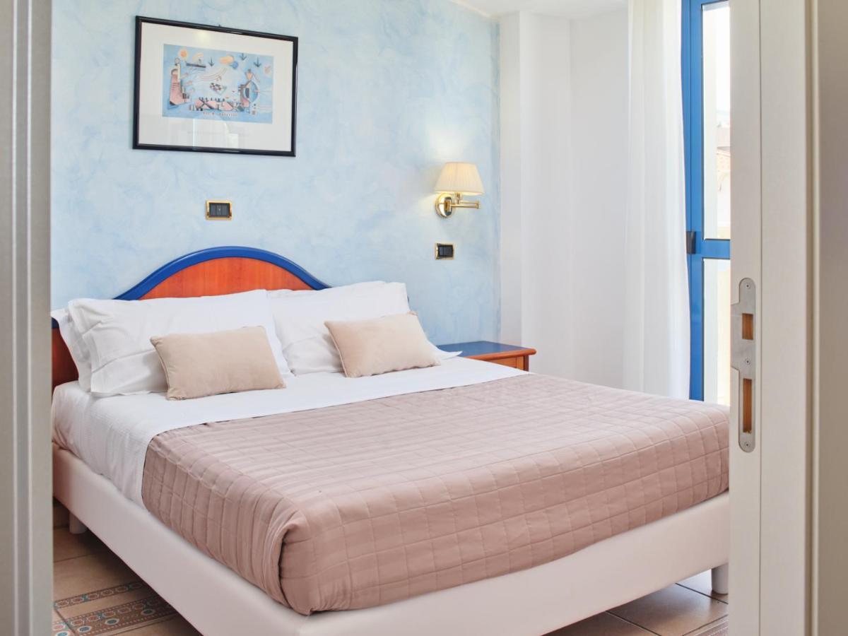 Hotel Ascot 리치오네 외부 사진