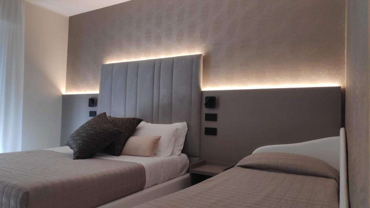 Hotel Ascot 리치오네 외부 사진