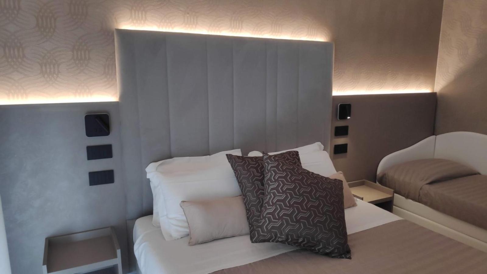 Hotel Ascot 리치오네 외부 사진