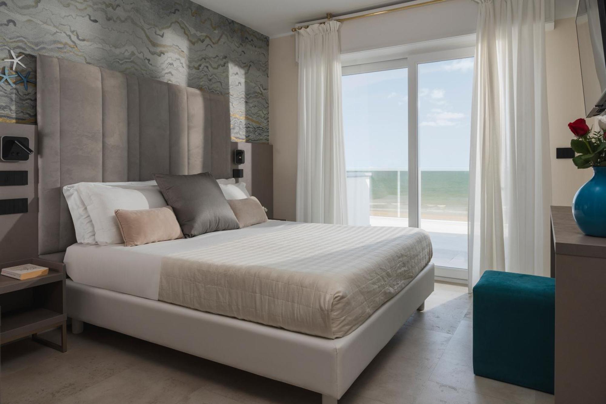 Hotel Ascot 리치오네 외부 사진