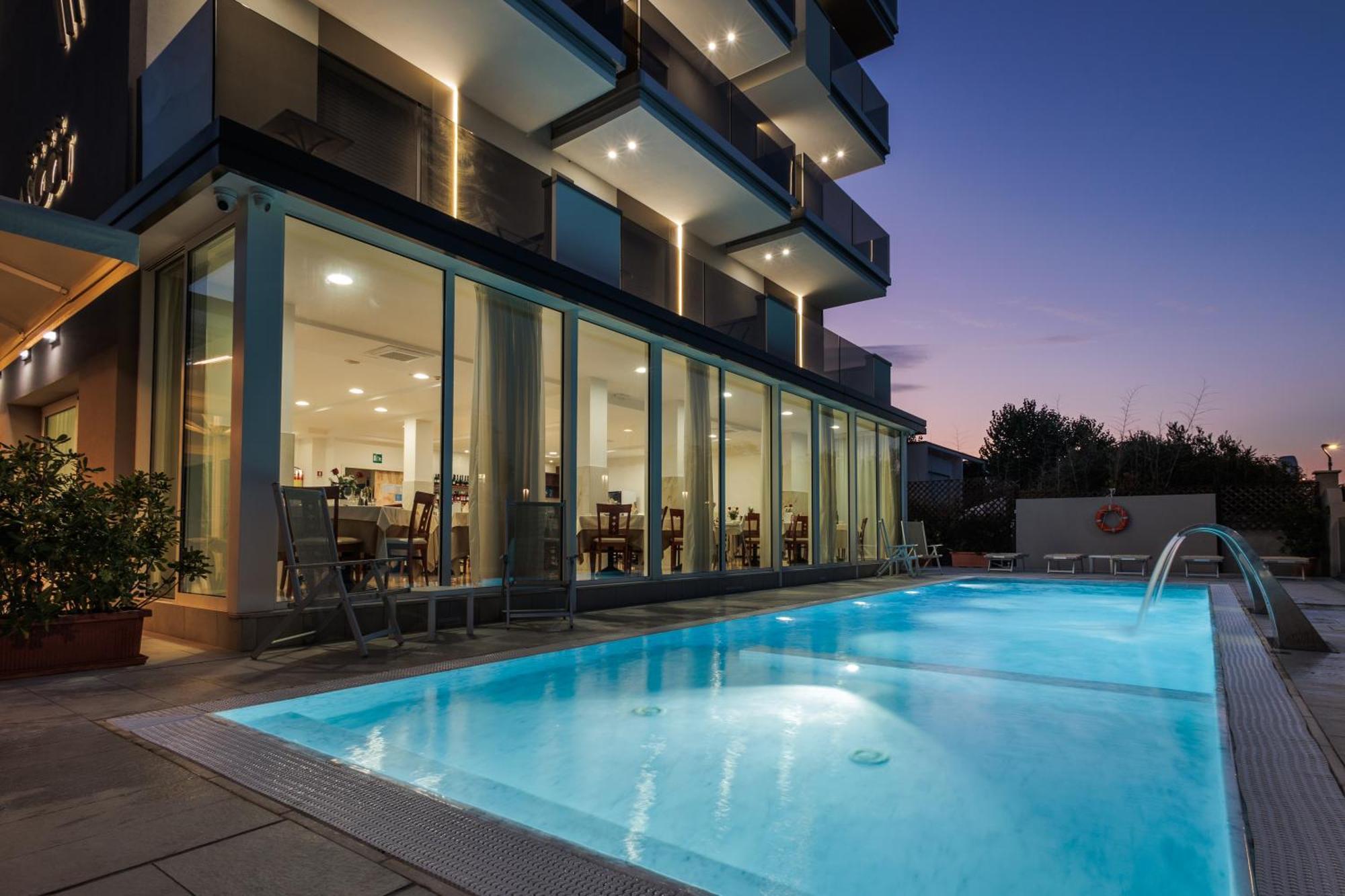 Hotel Ascot 리치오네 외부 사진