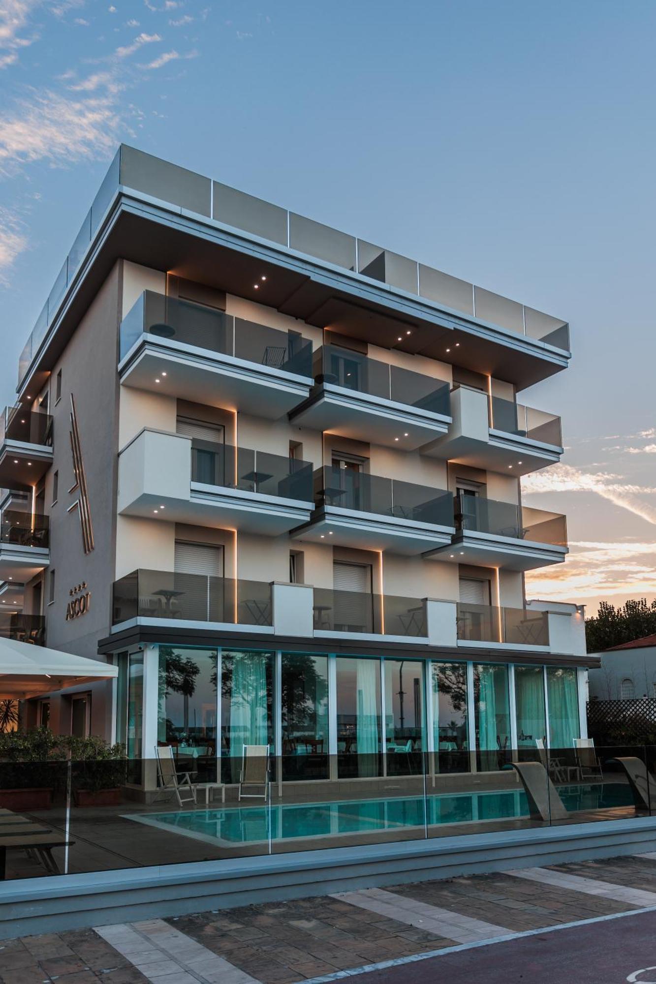 Hotel Ascot 리치오네 외부 사진