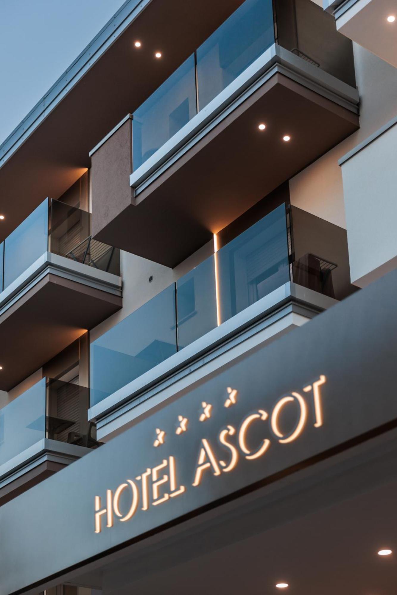 Hotel Ascot 리치오네 외부 사진