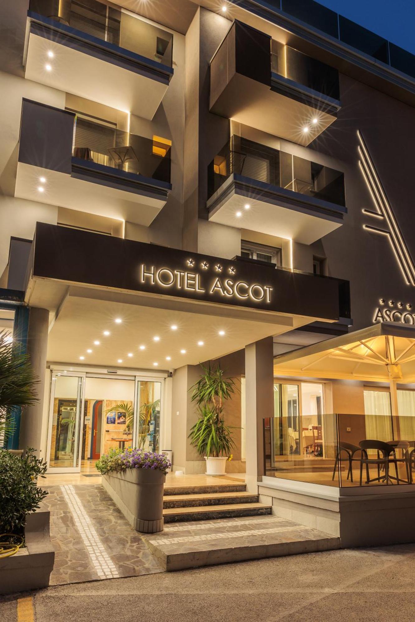 Hotel Ascot 리치오네 외부 사진