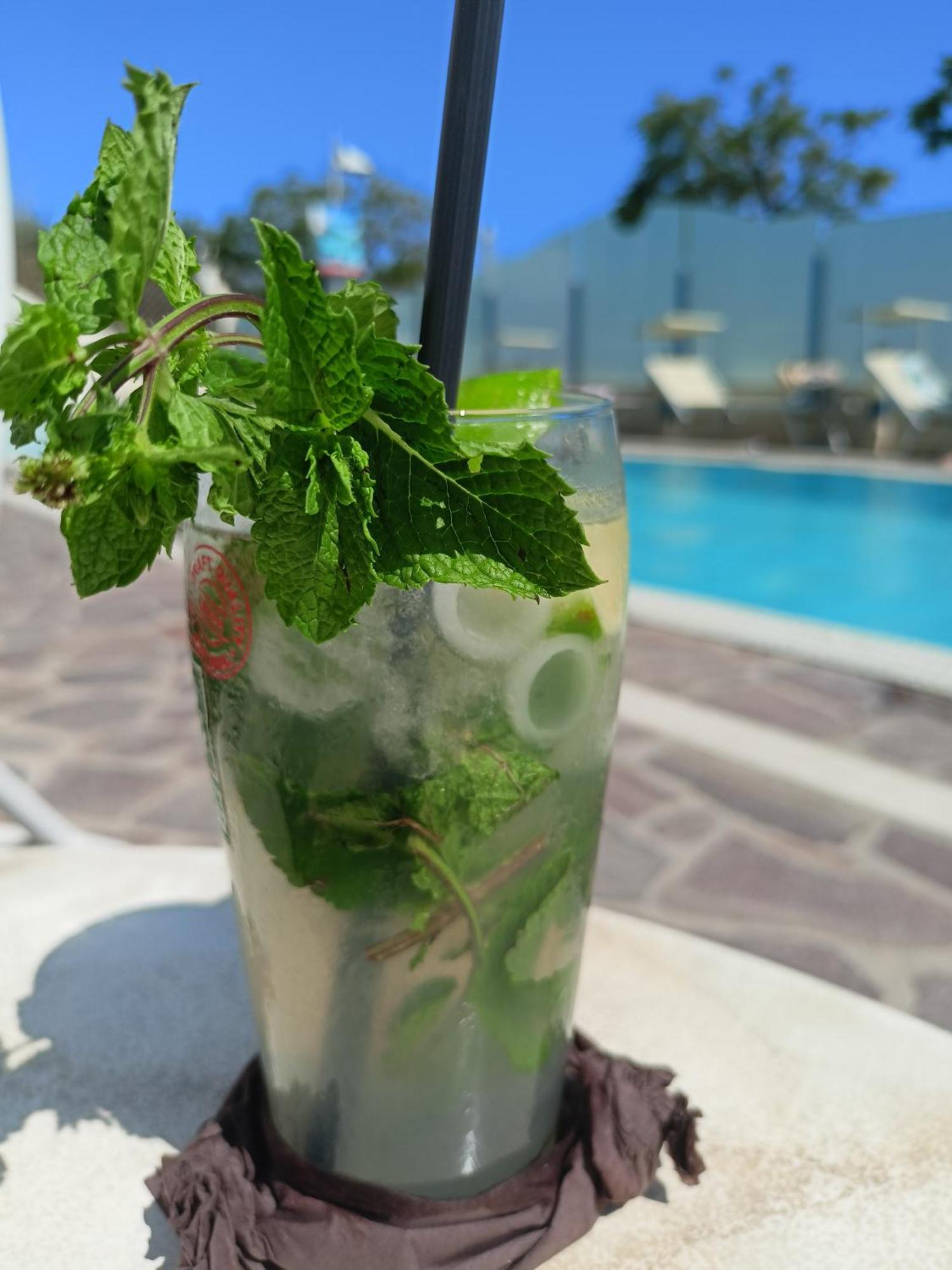 Hotel Ascot 리치오네 외부 사진