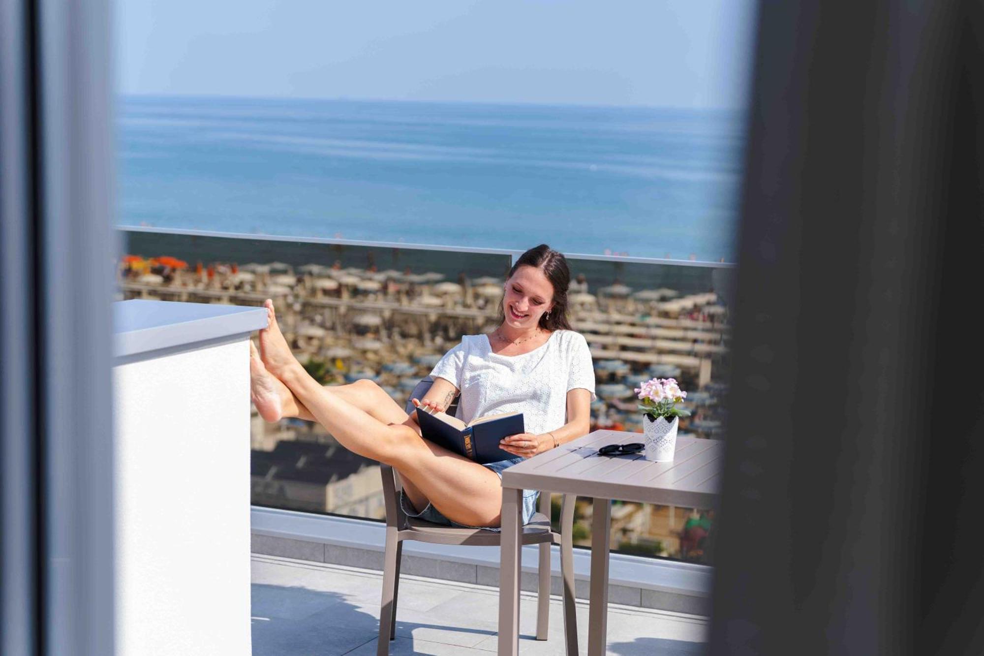 Hotel Ascot 리치오네 외부 사진